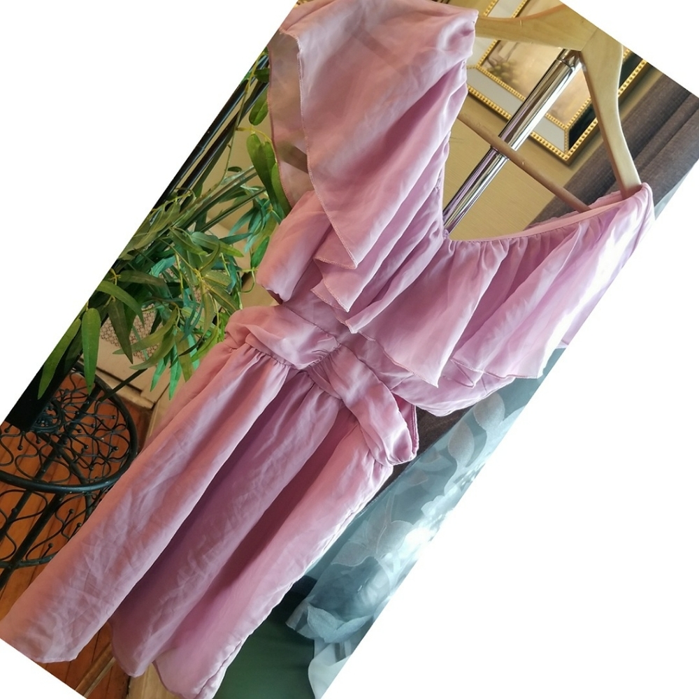 TOBI Pink Flirty Peek-a-Boo Sides Dress